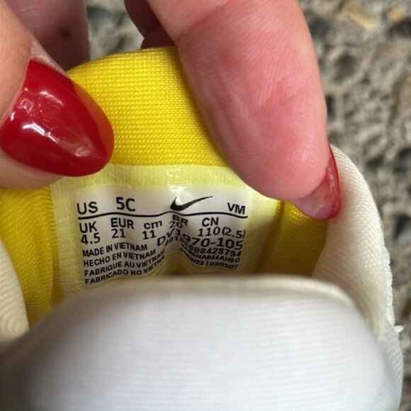 Nike Air Max 270 kids size 5C - Picture 8 of 9